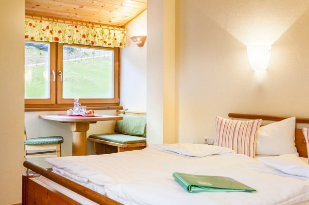 Gemütliches Zimmer mit Sitzecke